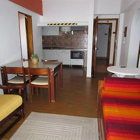 Casa de hóspedes Edificio Novo Rosamar Al