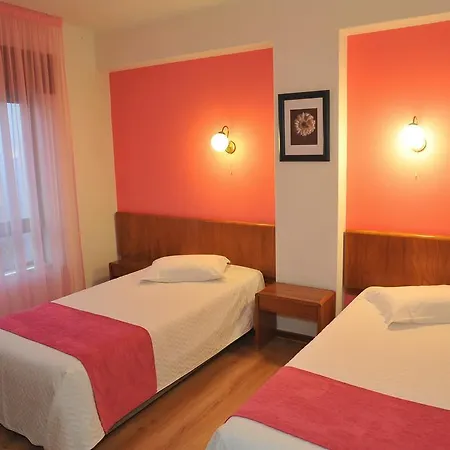 Casa de hóspedes Edificio Novo Rosamar Al Silves