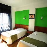 Edificio Novo Rosamar Al Pensión 3*