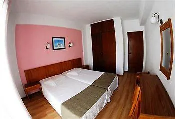 Edificio Novo Rosamar Al Pensión 3*
