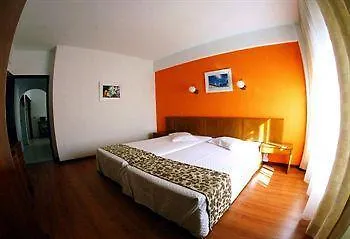 Edificio Novo Rosamar Al Pensión 3*