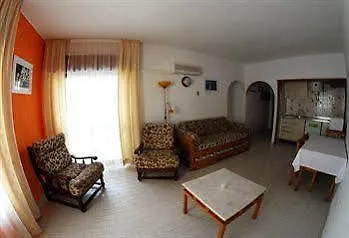 Pensión Edificio Novo Rosamar Al